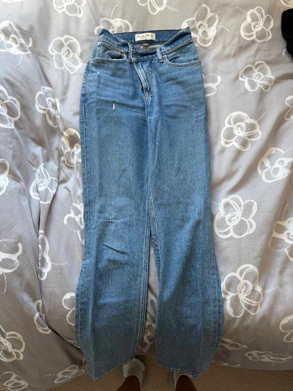 Abercrombie and Fitch 90's Ultra High Rise Jeans - size 23